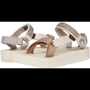 Teva Midform Universal Karina | White Swan Metallic Multi | Size 10 EUC